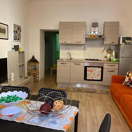 Apartman La Casa Di Ro Szirakúza